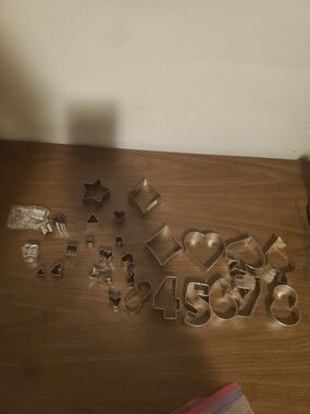 Source Unknown Silver Metal Cookie Cutter Set Random